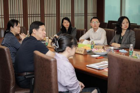 罗湖区委统战部副部长、工商联党组书记叶志伟一行到c7娱乐调研